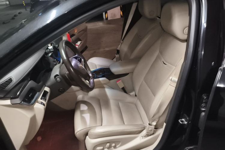 Used Cadillac XTS 2013 28T Luxury Model Left Front Seat