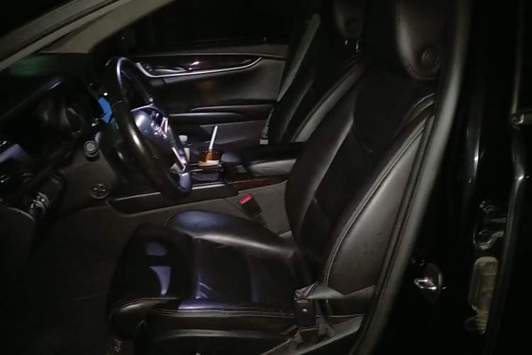 Used Cadillac XTS 2013 28T Luxury Model Left Front Seat