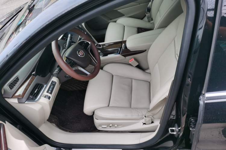 Used Cadillac XTS 2013 36S Platinum Edition Left Front Seat
