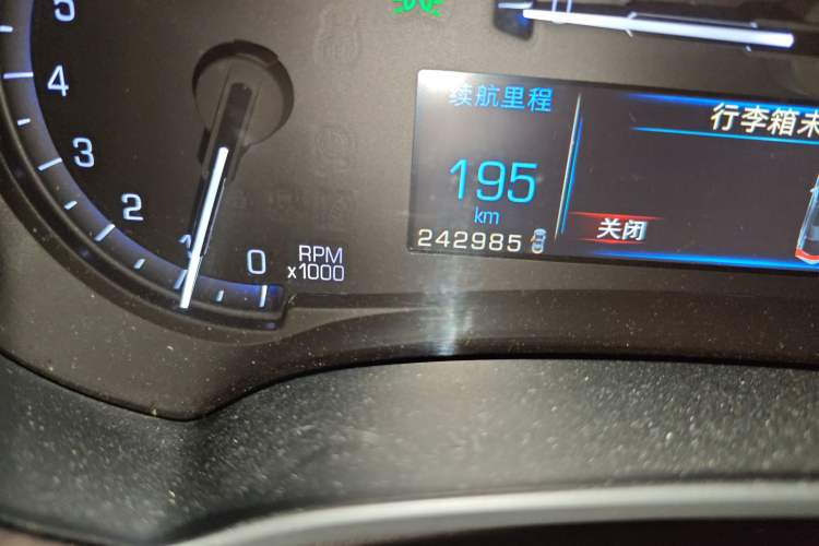 Used Cadillac XTS 2013 28T Elite Edition Odometer Close Up