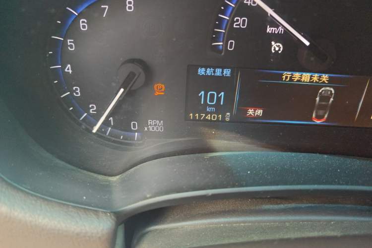 Used Cadillac XTS 2013 28T Comfort Model Odometer Close Up