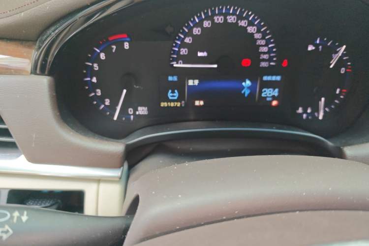 Used Cadillac XTS 2013 28T Elite Edition Odometer Close Up