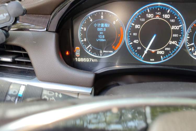 Used Cadillac XTS 2013 36S Platinum Edition Odometer Close Up