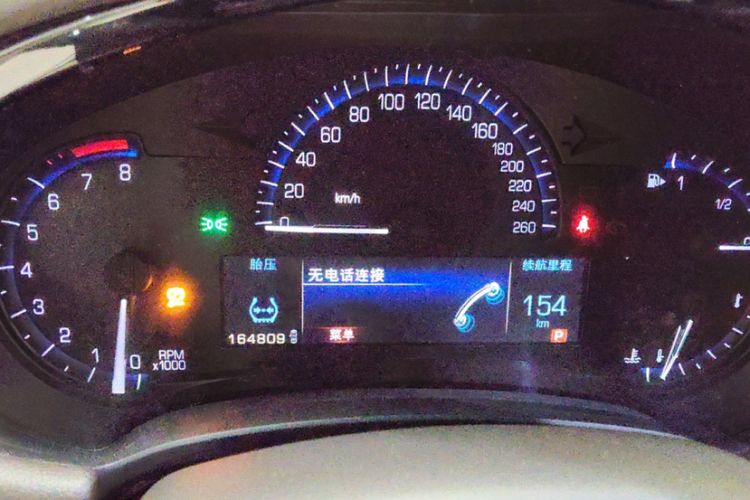 Used Cadillac XTS 2013 28T Luxury Model Odometer Close Up