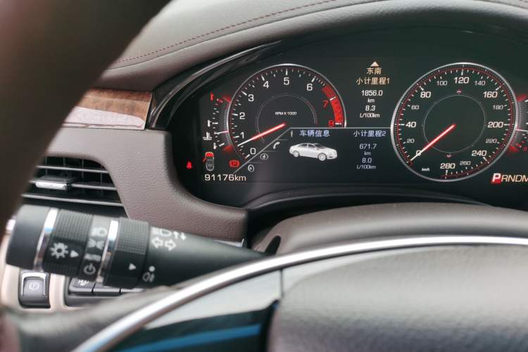 Used Cadillac XTS 2013 36S Platinum Edition Odometer Close Up