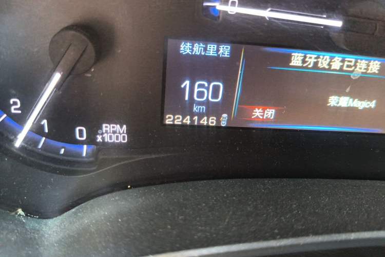 Used Cadillac XTS 2013 28T Comfort Model Odometer Close Up