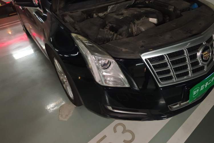 Used Cadillac XTS 2013 28T Comfort Model Right Front Headlight
