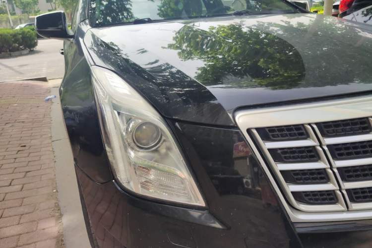 Used Cadillac XTS 2013 28T Leading Model Right Front Headlight