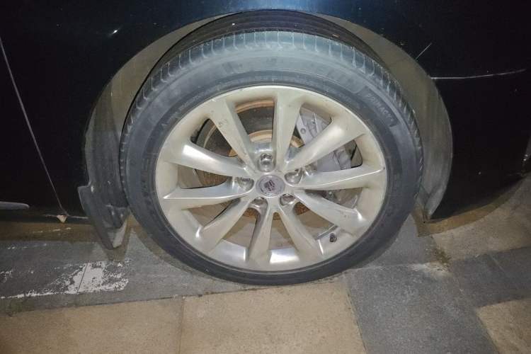 Used Cadillac XTS 2013 28T Leading Model Right Front Wheel Hub