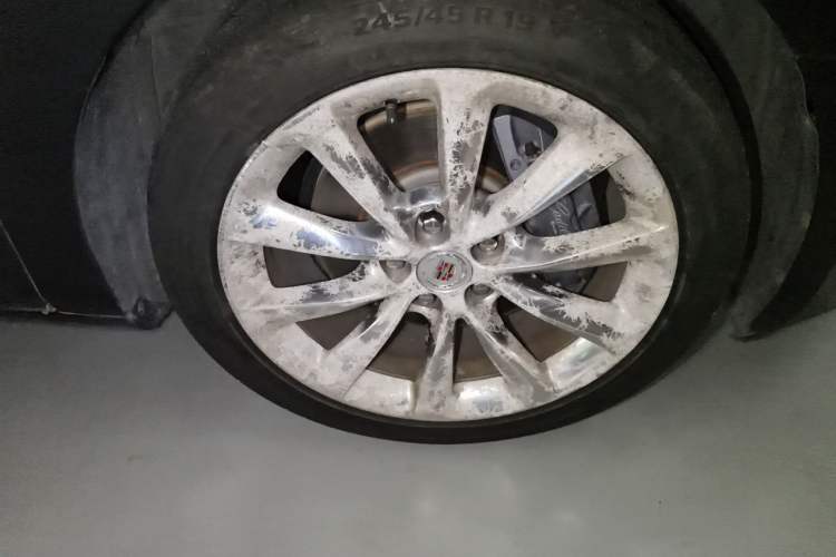 Used Cadillac XTS 2013 28T Leading Model Right Front Wheel Hub