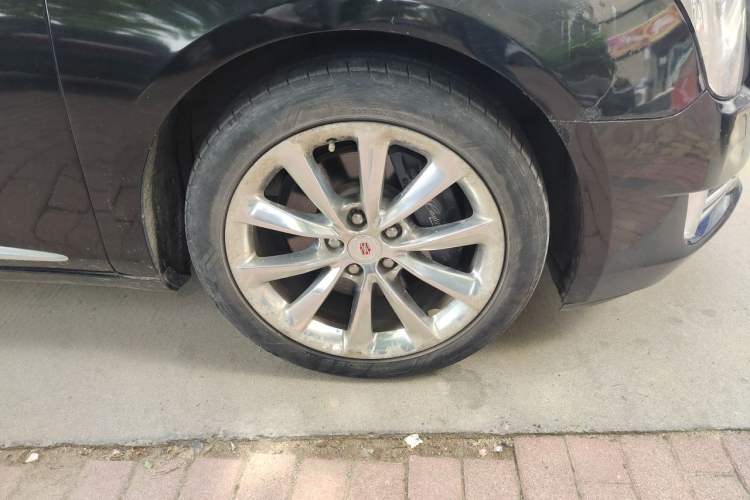 Used Cadillac XTS 2013 28T Leading Model Right Front Wheel Hub