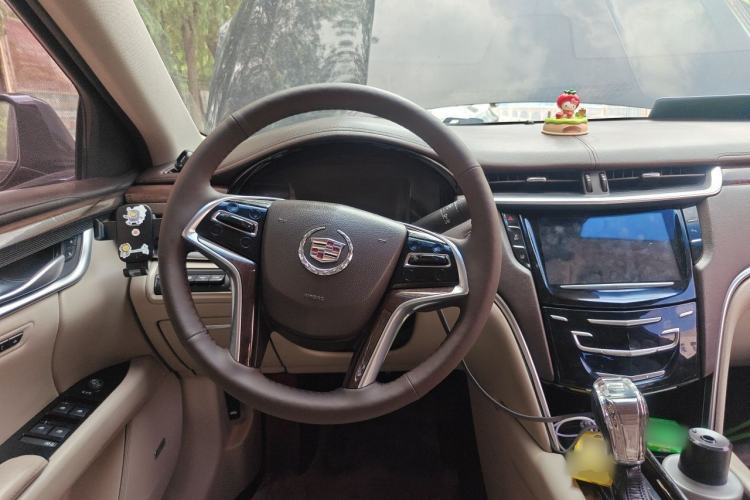 Used Cadillac XTS 2013 28T Leading Model Steering Wheel