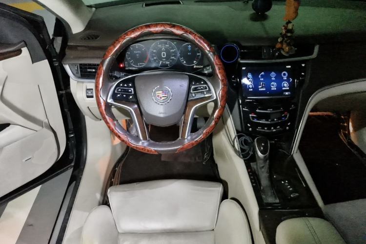 Used Cadillac XTS 2013 28T Leading Model Steering Wheel