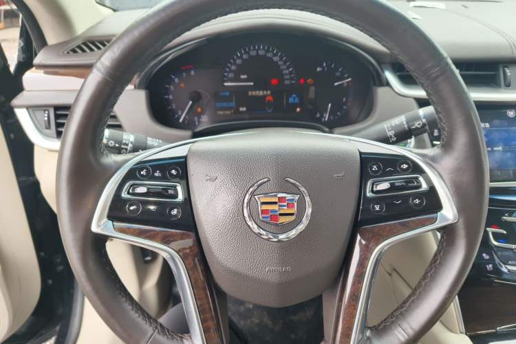 Used Cadillac XTS 2013 28T Luxury Model Steering Wheel
