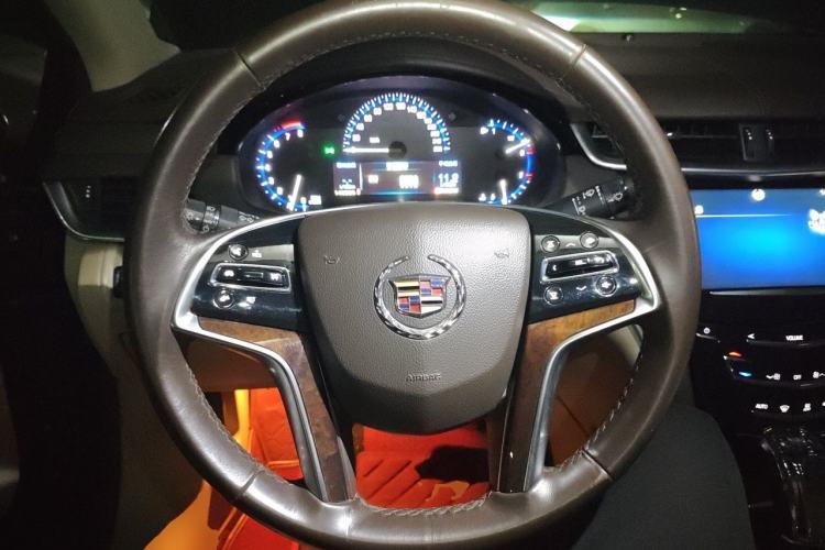 Used Cadillac XTS 2013 28T Comfort Model Steering Wheel
