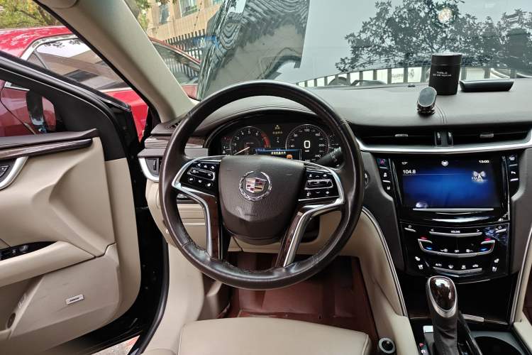 Used Cadillac XTS 2013 36S Platinum Edition Steering Wheel