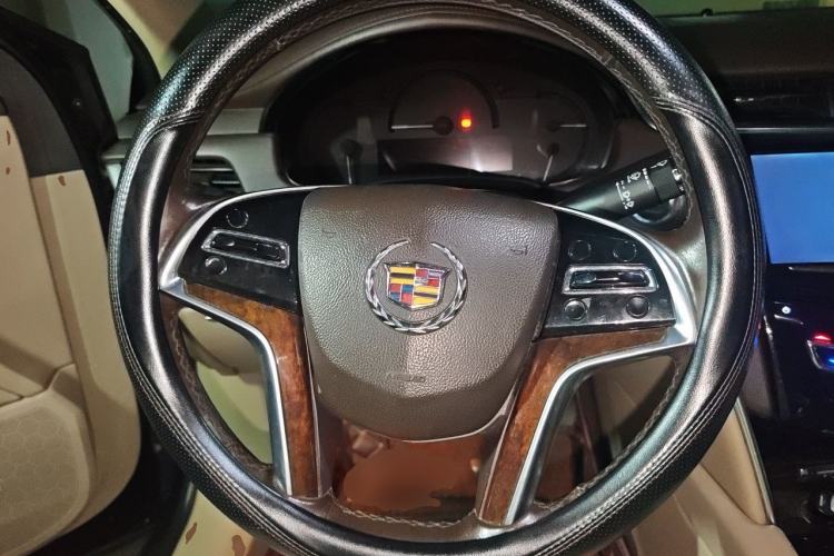Used Cadillac XTS 2013 28T Comfort Model Steering Wheel