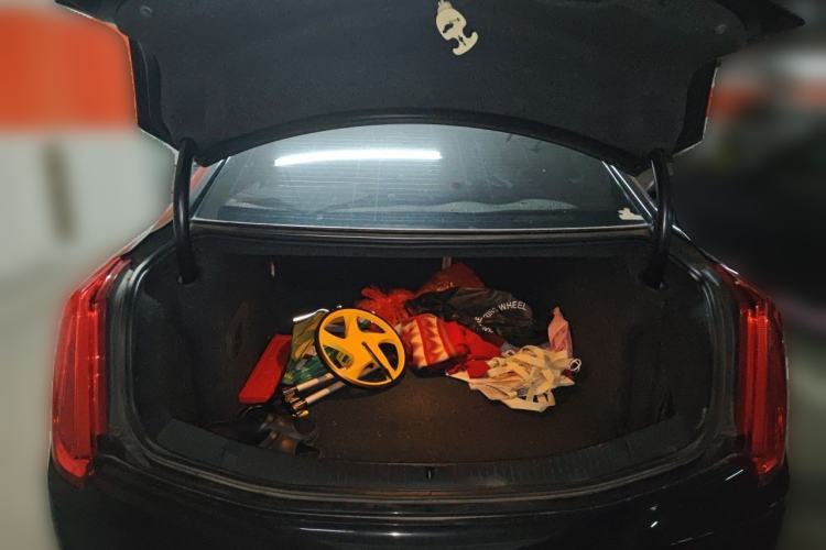 Used Cadillac XTS 2013 28T Comfort Model Trunk