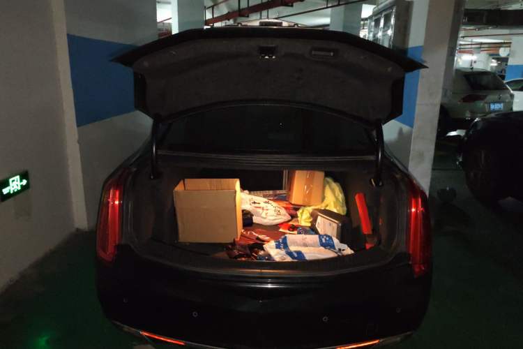 Used Cadillac XTS 2013 28T Elite Edition Trunk
