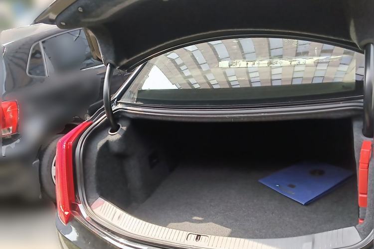 Used Cadillac XTS 2013 28T Leading Model Trunk