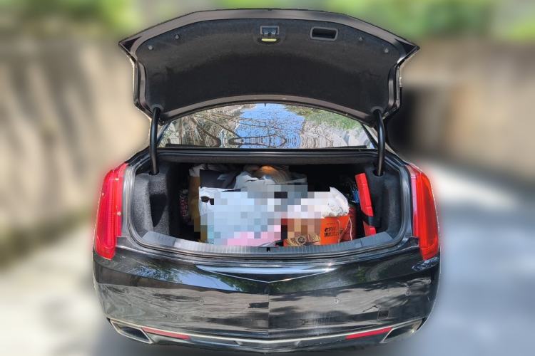 Used Cadillac XTS 2013 28T Comfort Model Trunk