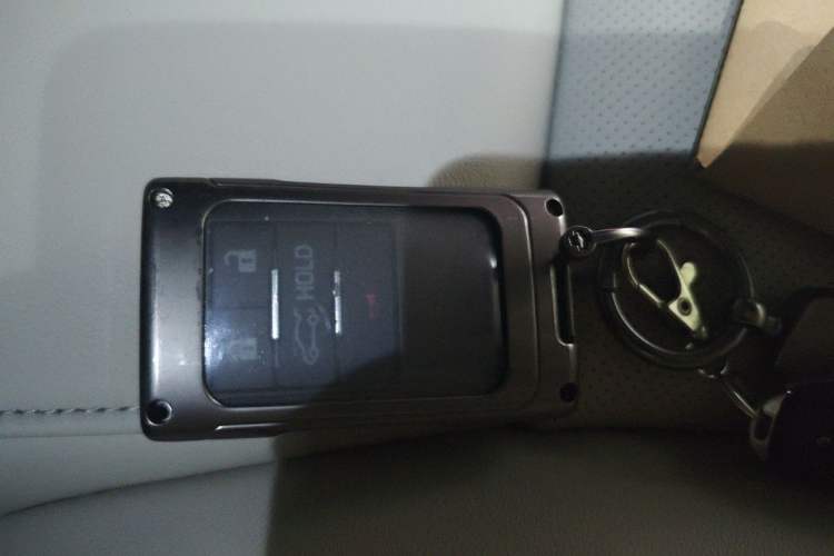 Used Cadillac XTS 2013 28T Comfort Model Vehicle Key