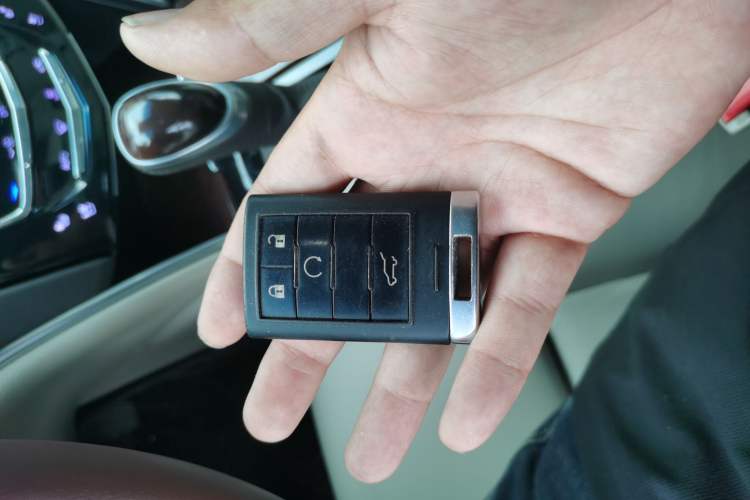 Used Cadillac XTS 2013 36S Platinum Edition Vehicle Key