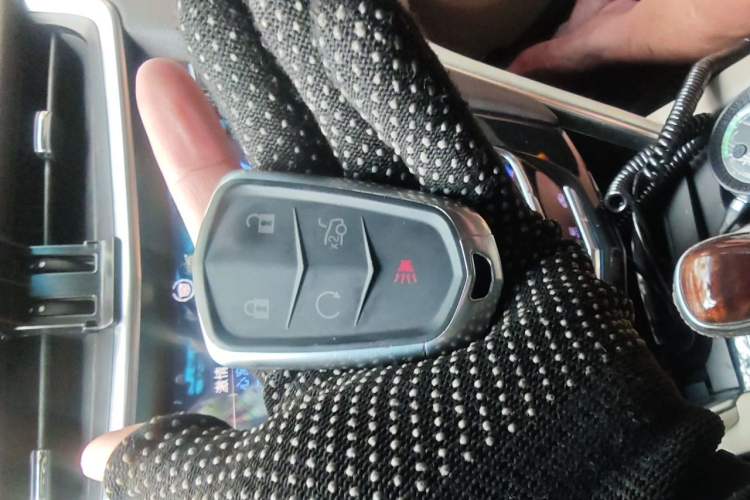 Used Cadillac XTS 2013 28T Elite Edition Vehicle Key