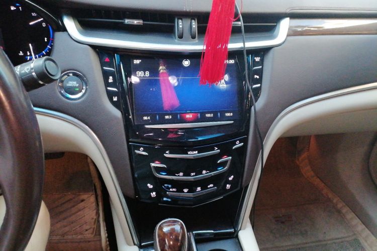 Used Cadillac XTS 2013 28T Luxury Model Audio And AC Panel