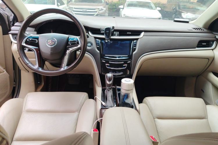 Used Cadillac XTS 2013 28T Comfort Model Center Console