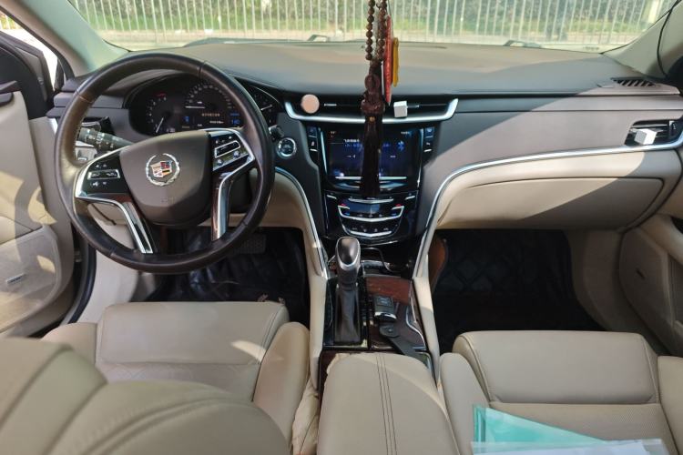 Used Cadillac XTS 2013 28T Comfort Model Center Console