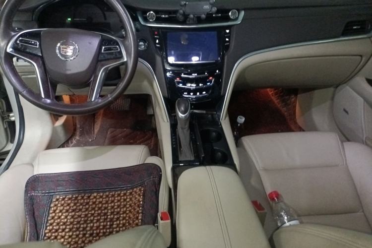 Used Cadillac XTS 2013 28T Comfort Model Center Console