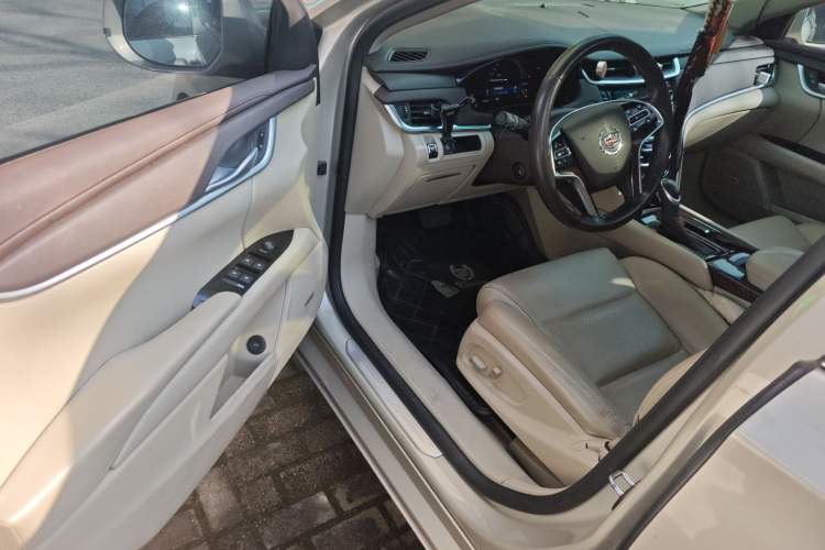 Used Cadillac XTS 2013 28T Comfort Model Driver Seat