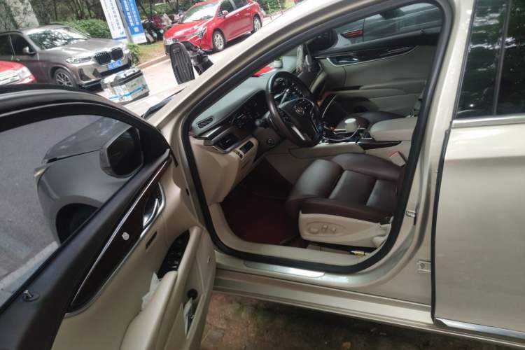 Used Cadillac XTS 2013 28T Luxury Model Driver Seat