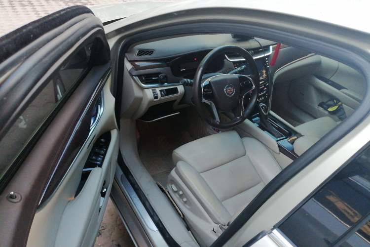 Used Cadillac XTS 2013 28T Luxury Model Driver Seat