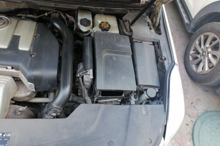 Used Cadillac XTS 2013 28T Luxury Model Engine Bay Left