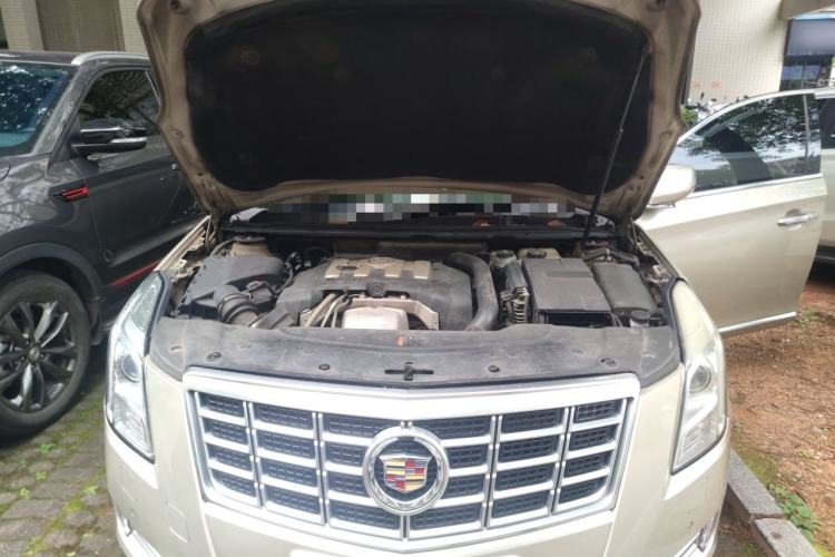 Used Cadillac XTS 2013 28T Luxury Model Engine Bay