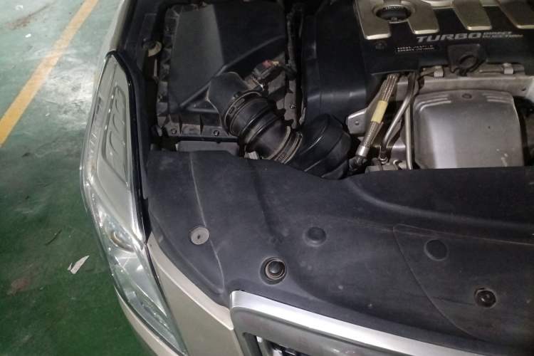Used Cadillac XTS 2013 28T Comfort Model Engine Bay Right