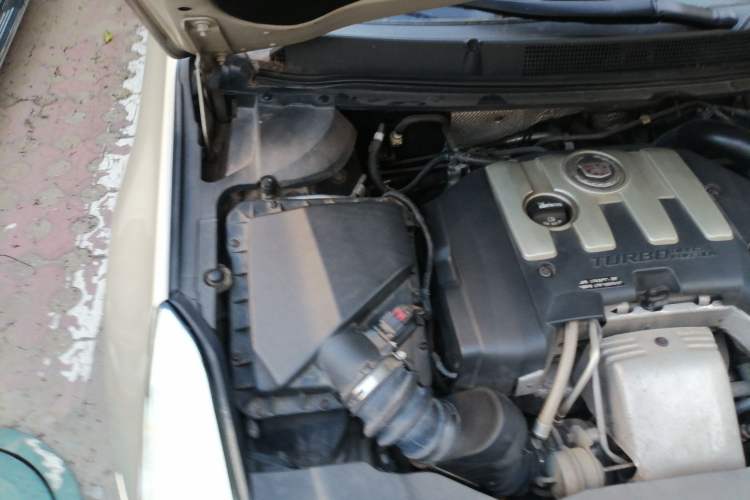 Used Cadillac XTS 2013 28T Luxury Model Engine Bay Right