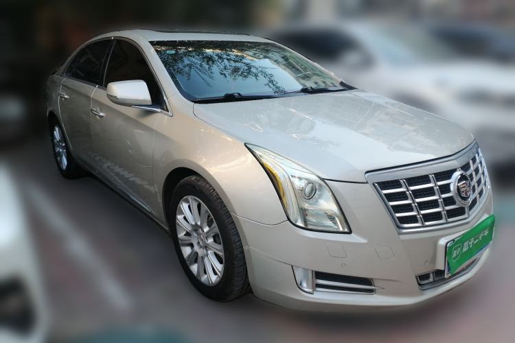 Used Cadillac XTS 2013 28T Luxury Model Front Right 45 Deg