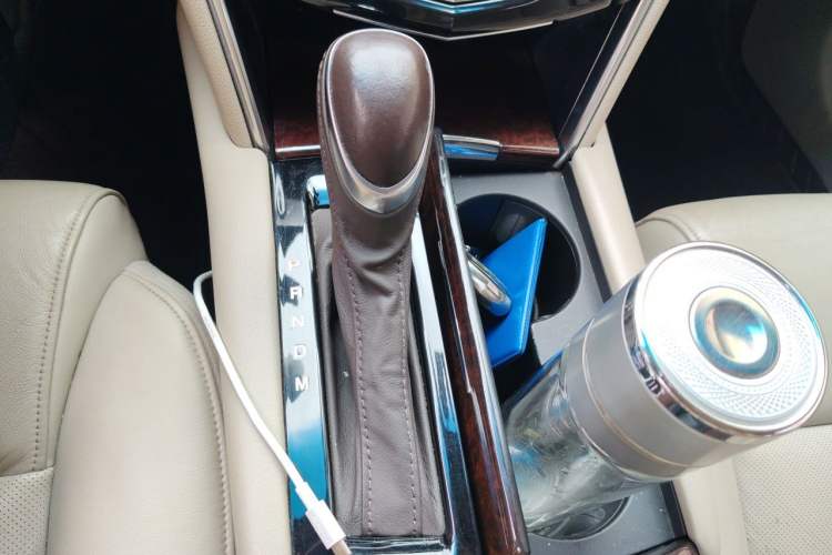 Used Cadillac XTS 2013 28T Comfort Model Gear Lever