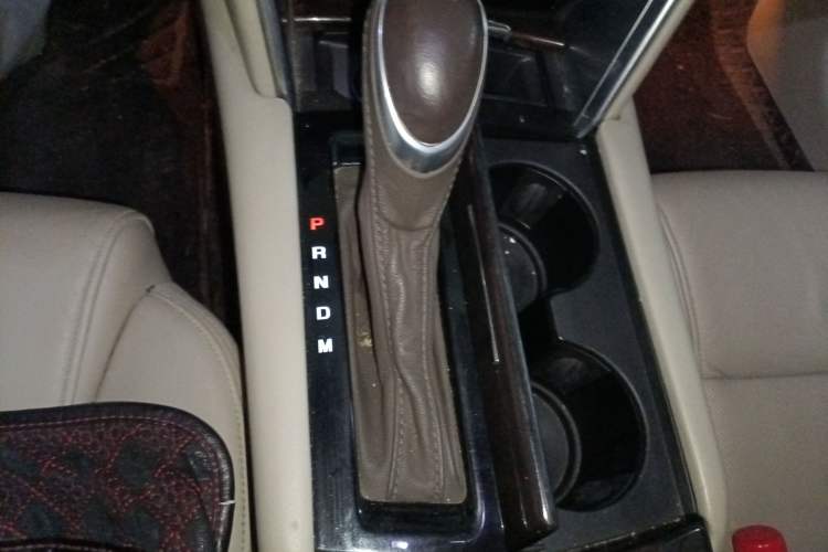 Used Cadillac XTS 2013 28T Comfort Model Gear Lever