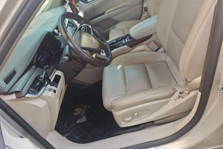 Used Cadillac XTS 2013 28T Comfort Model Left Front Seat