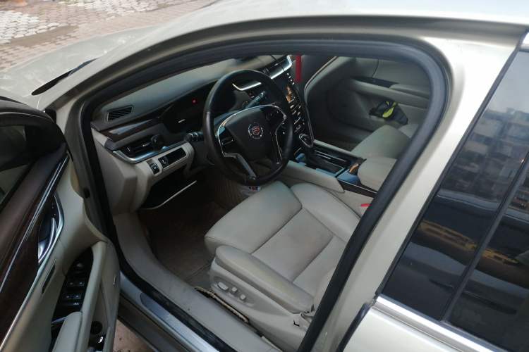 Used Cadillac XTS 2013 28T Luxury Model Left Front Seat