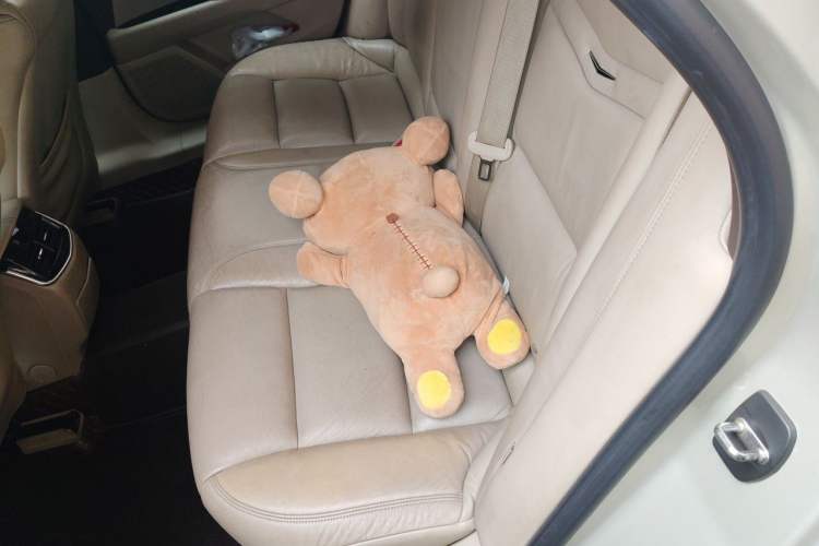 Used Cadillac XTS 2013 28T Comfort Model Left Rear Seat
