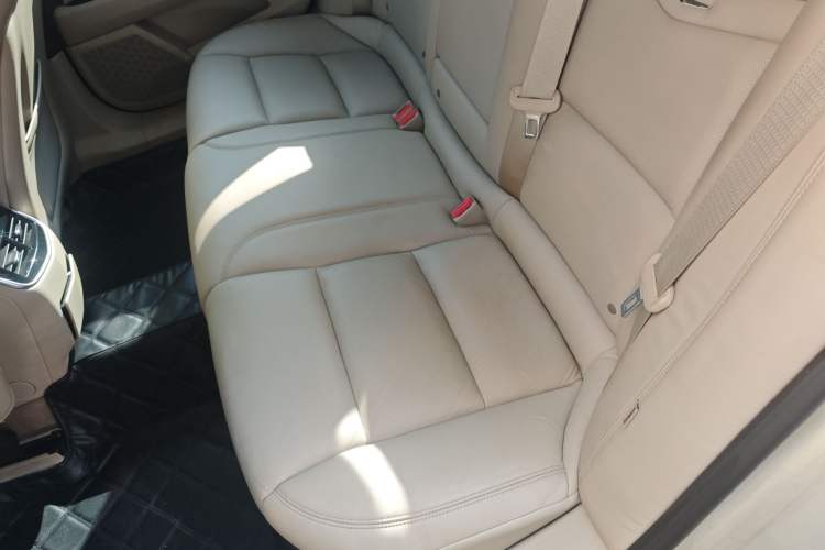 Used Cadillac XTS 2013 28T Comfort Model Left Rear Seat