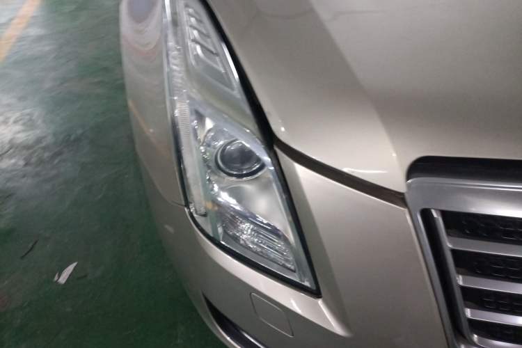 Used Cadillac XTS 2013 28T Comfort Model Right Front Headlight