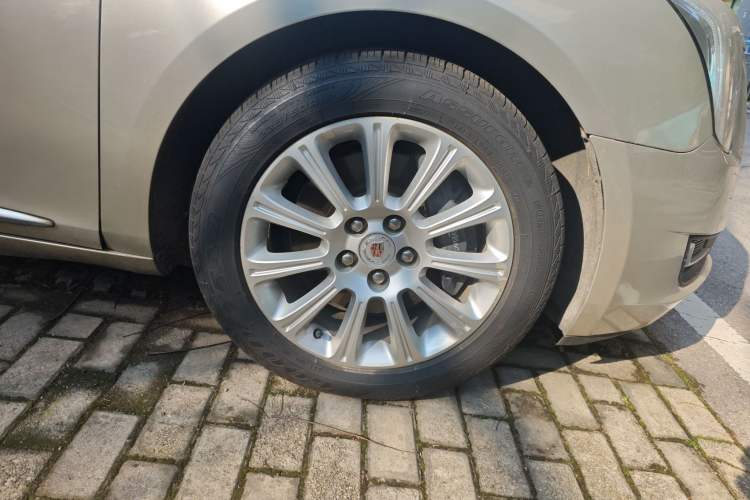 Used Cadillac XTS 2013 28T Comfort Model Right Front Wheel Hub