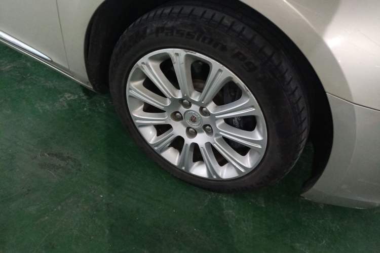 Used Cadillac XTS 2013 28T Comfort Model Right Front Wheel Hub