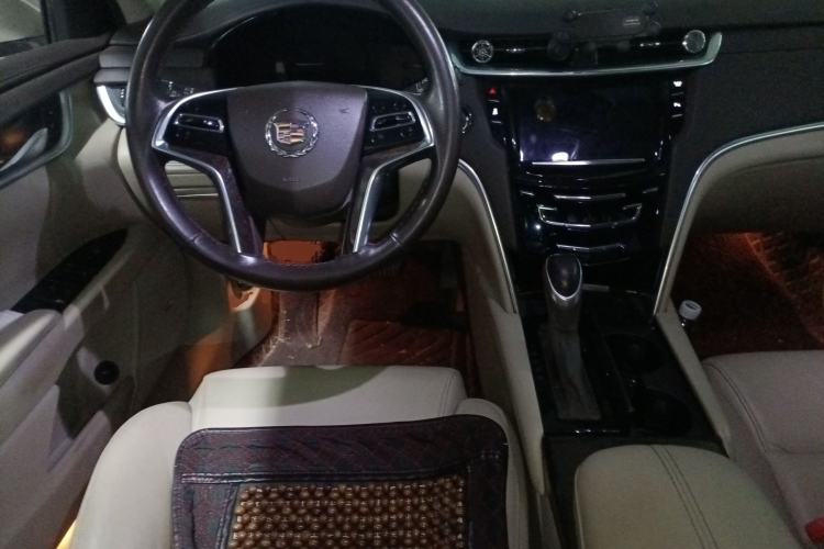 Used Cadillac XTS 2013 28T Comfort Model Steering Wheel